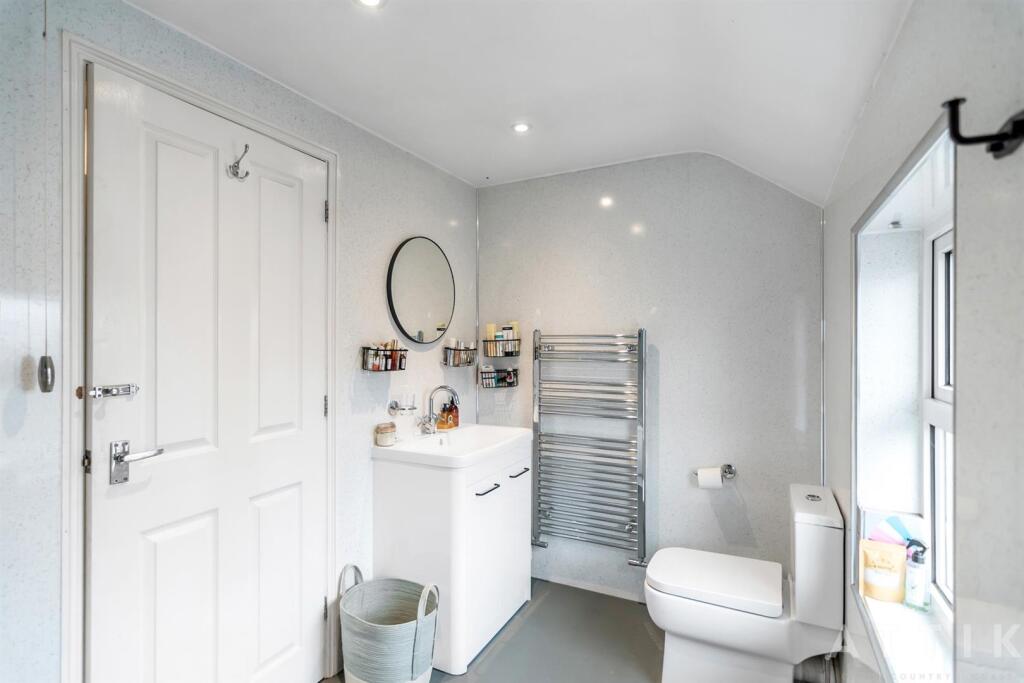 33 Southend Road Bungay NR35 1DN (25).jpg