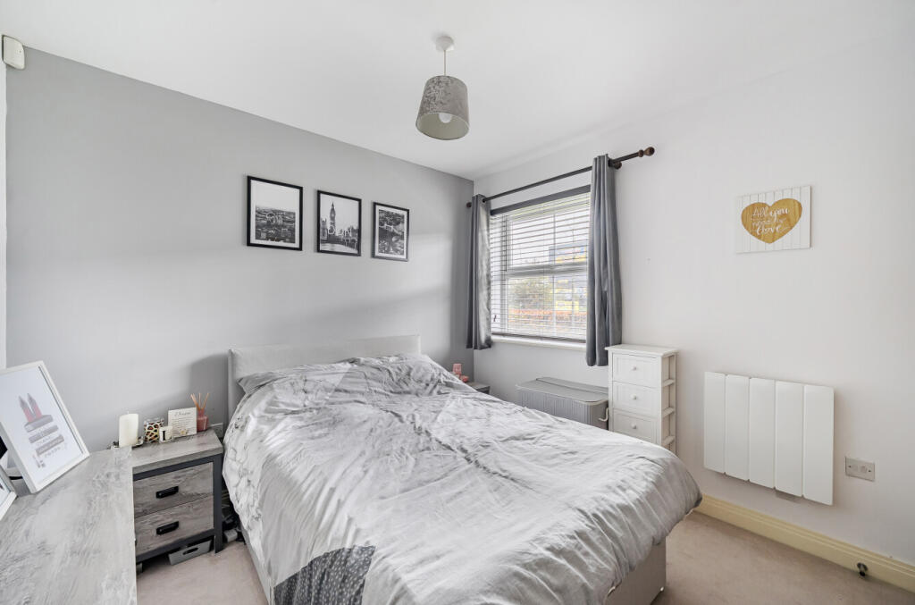 1376089-13-691229...