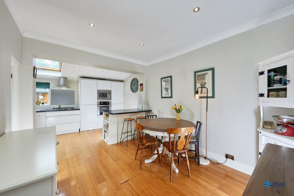 Kitchen / Dining Area