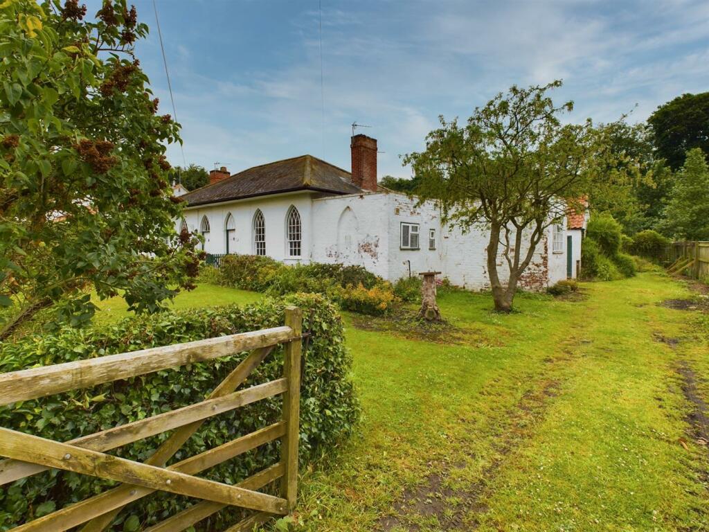 Drive and Front Orchard Cottage