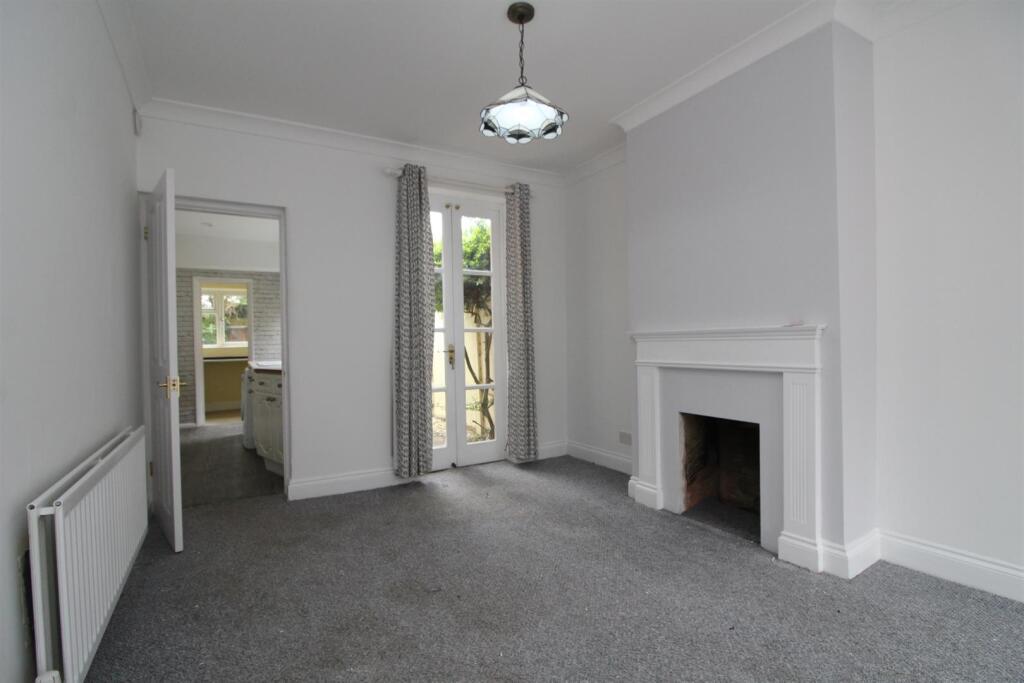 Dining Room.JPG