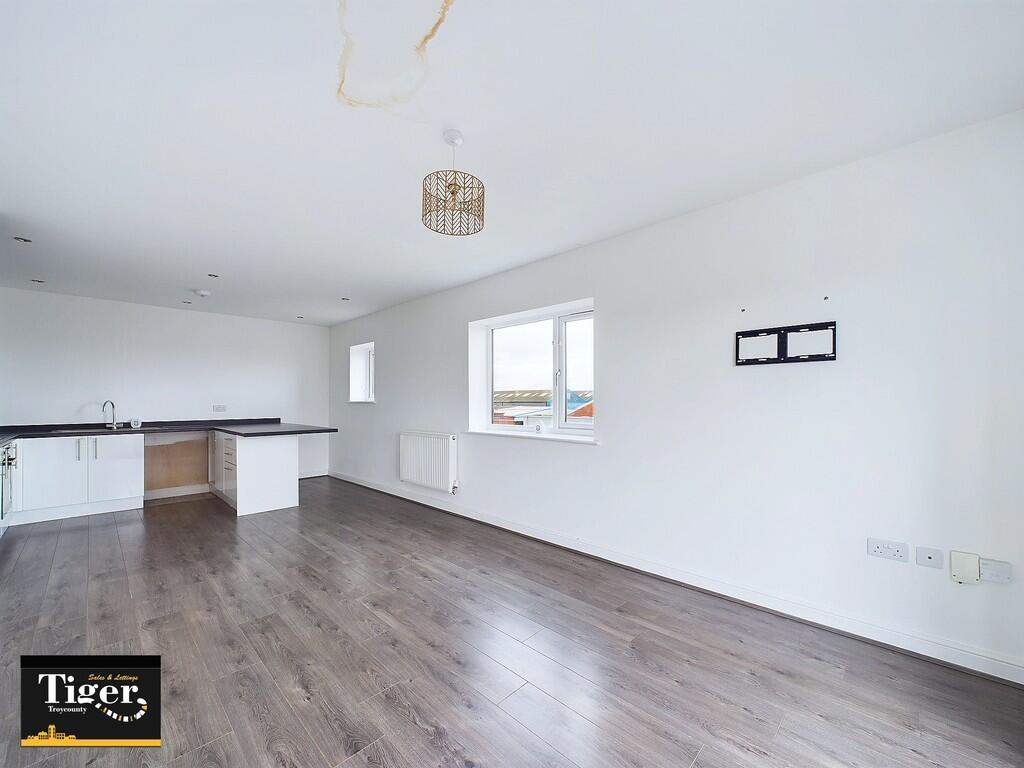 CAM02176G0-PR0474...