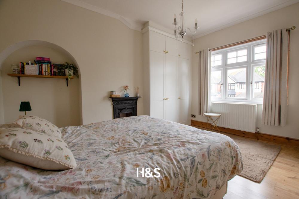 10 Hamlet Road - bed1.jpg