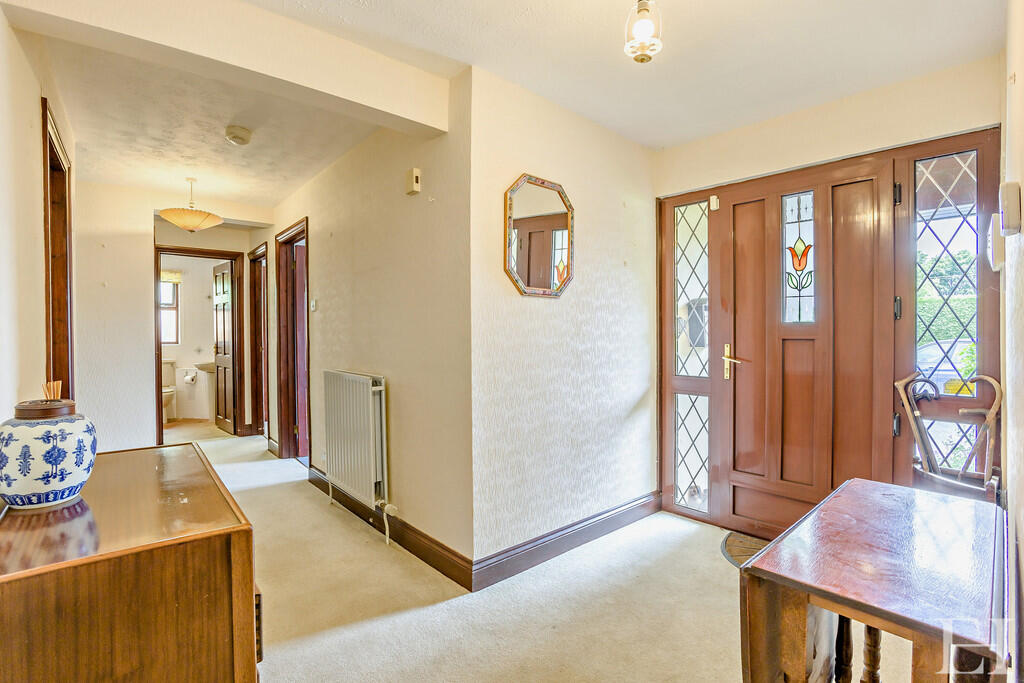 8652915-interiorW...