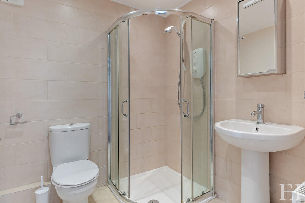 8658493-interiorW...