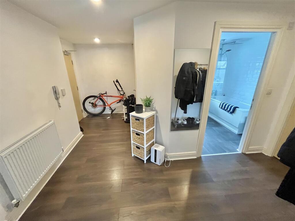 Hallway Aspect 2