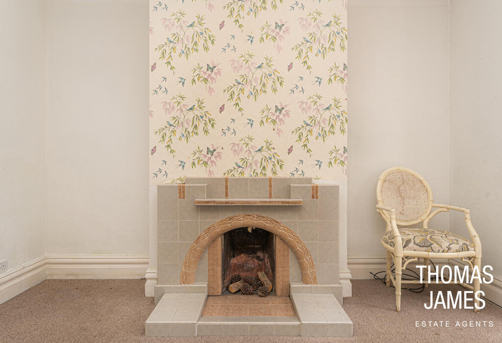 Melbourne Ave, feature fire place