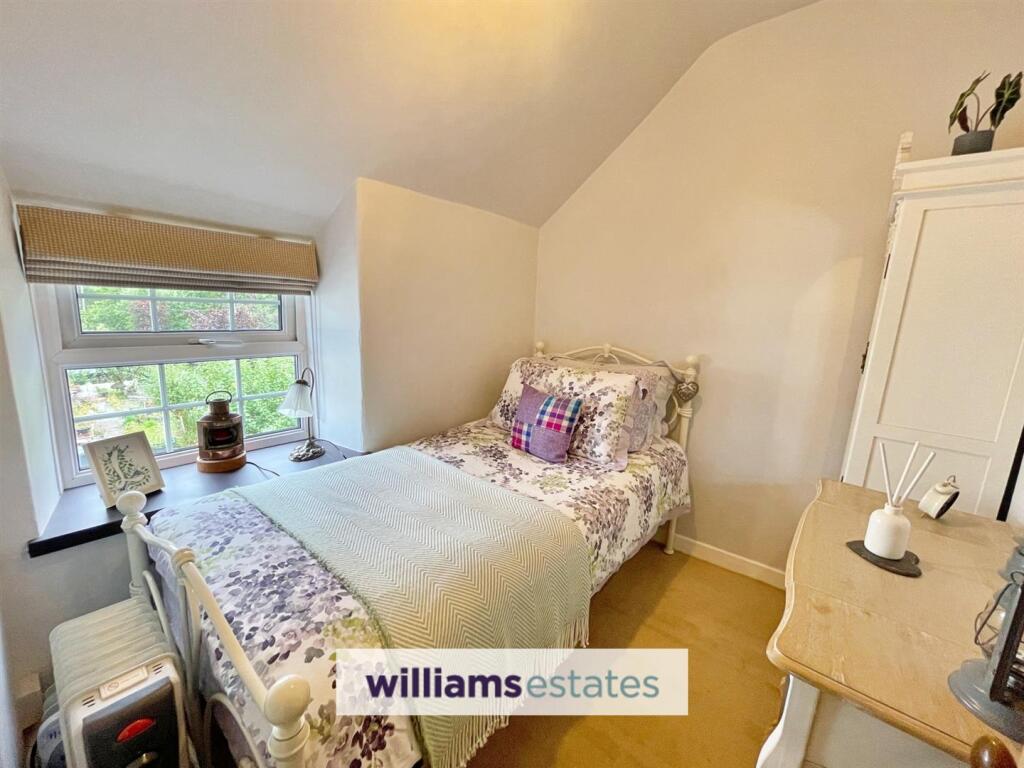 Aled Terrace, Llansannan