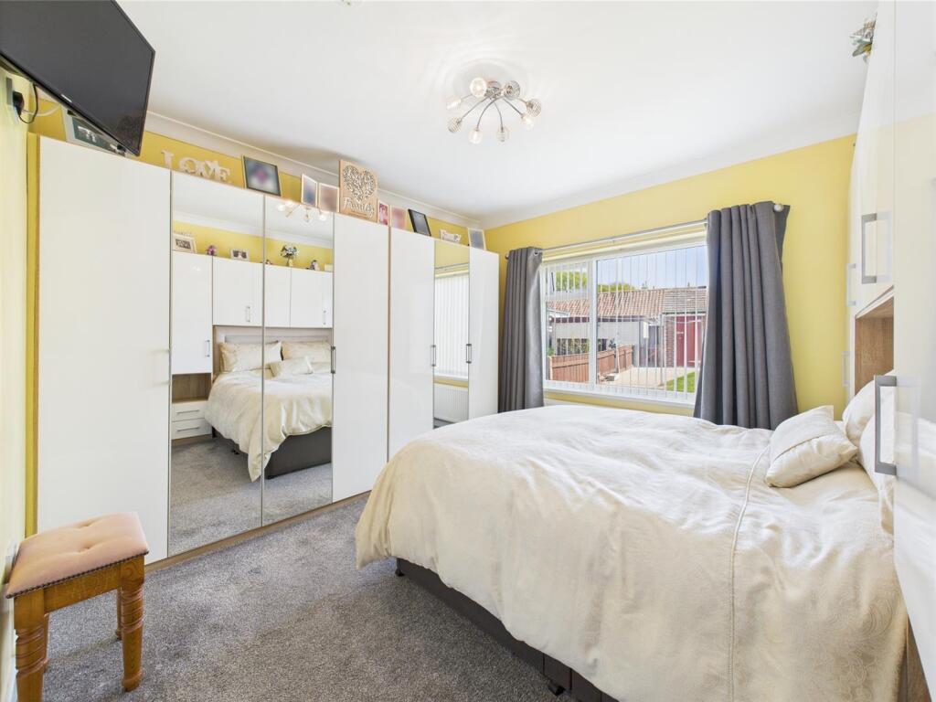 Bedroom: