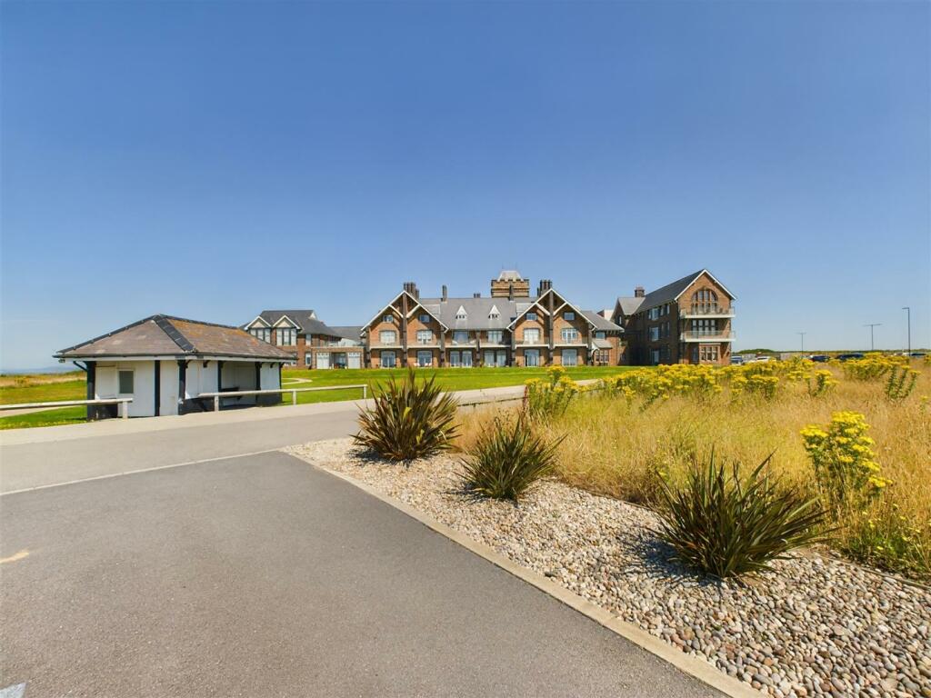 CAM02295G0-PR0075-STILL029 (1).jpg