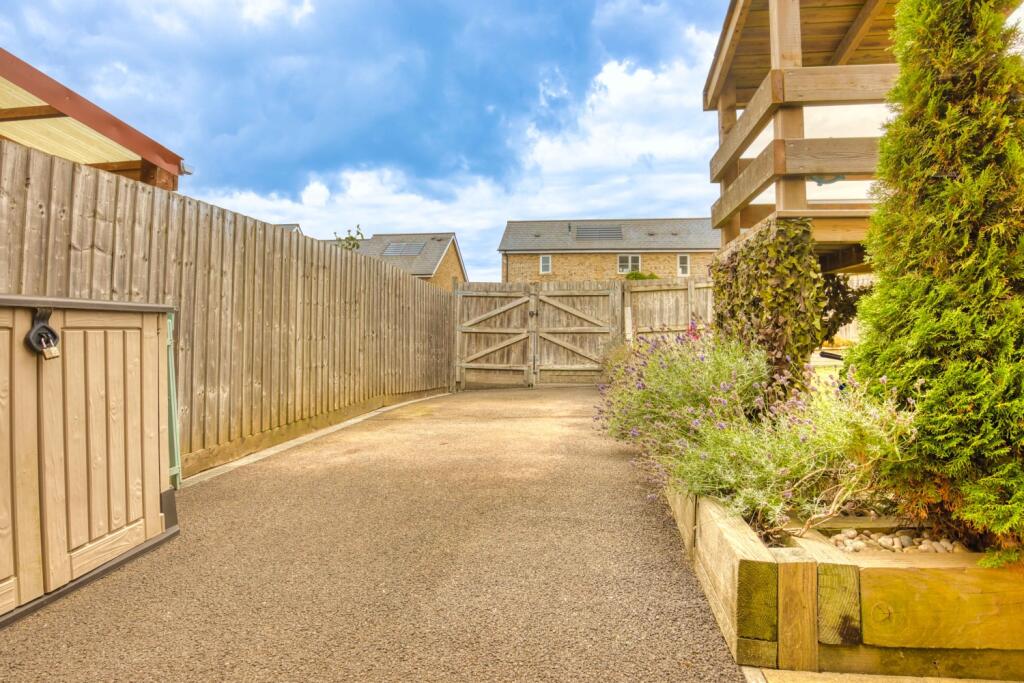 Ewemove Taunton Quartly Drive 13