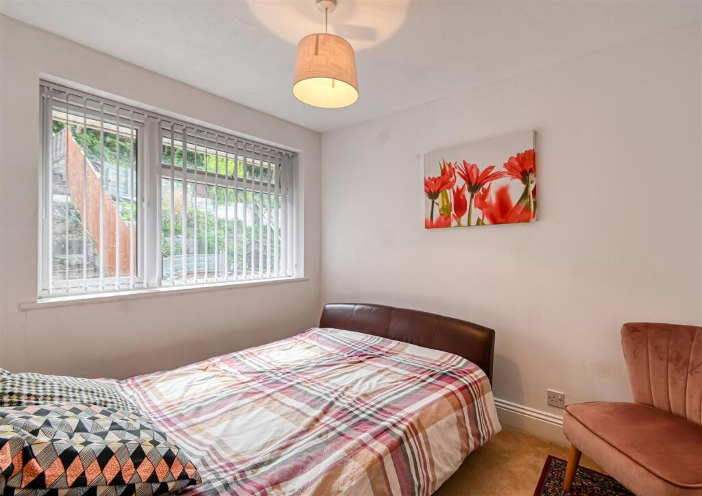 23 Cann Hall Drive-15.jpg