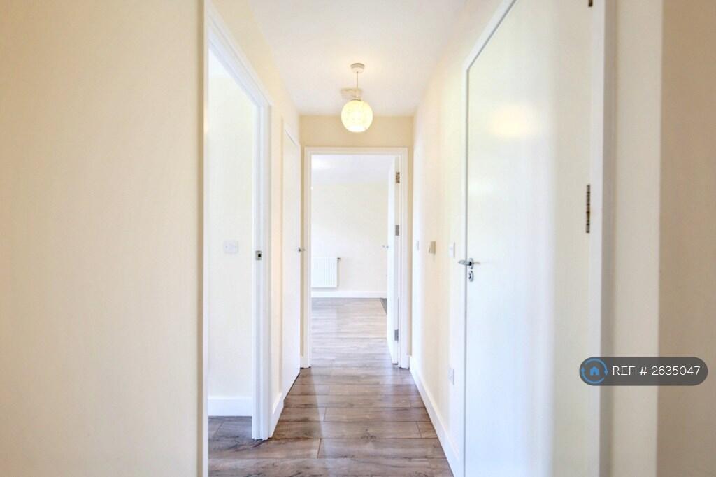 Hallway With 2 Storage Cupboards