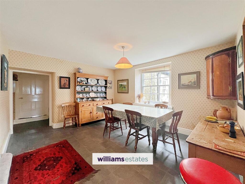 Breakfast Room