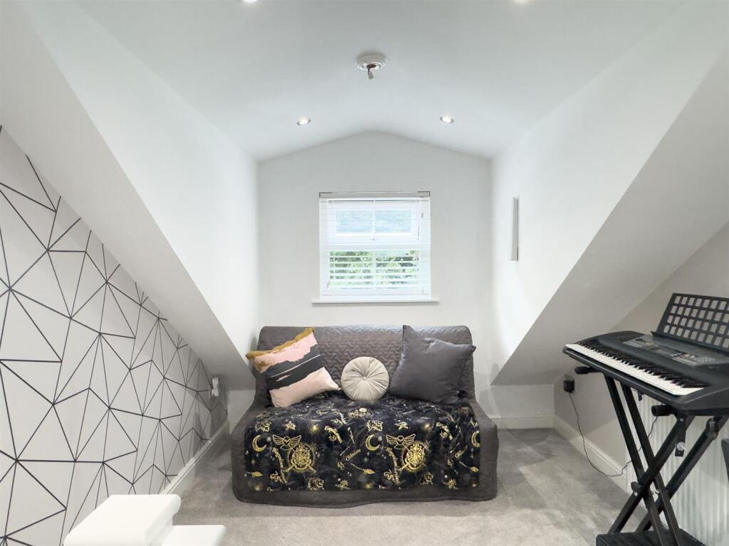 StudyBedroom (3).jpg