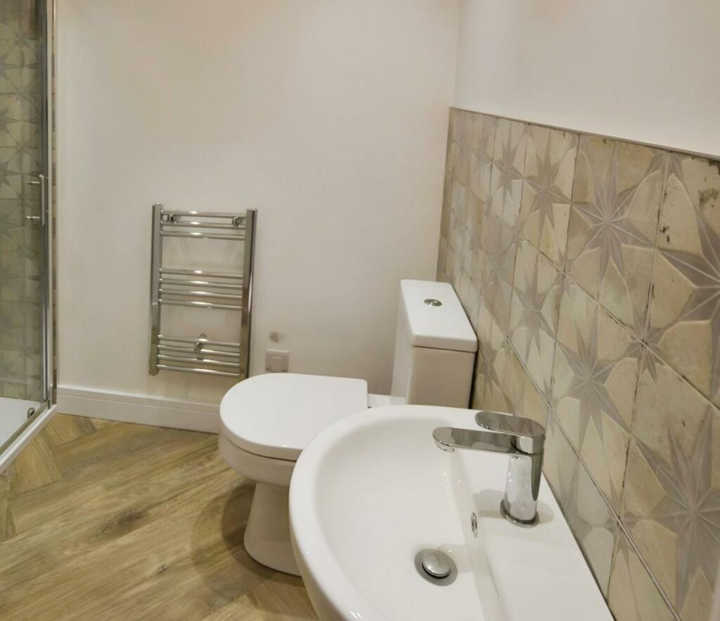 ccfaed81-Bathroom.jpg