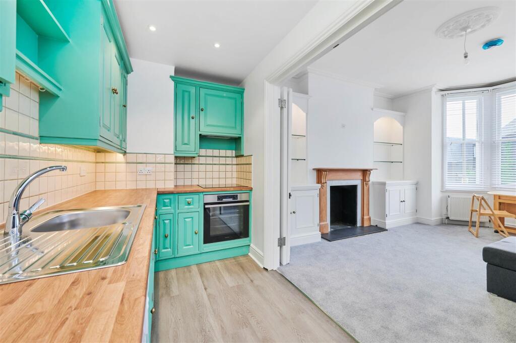 James_Anderson_-_Flat__Burstock_Road_SW15_2PW_7.jp