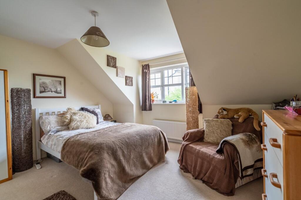 manor farm close-23.jpg