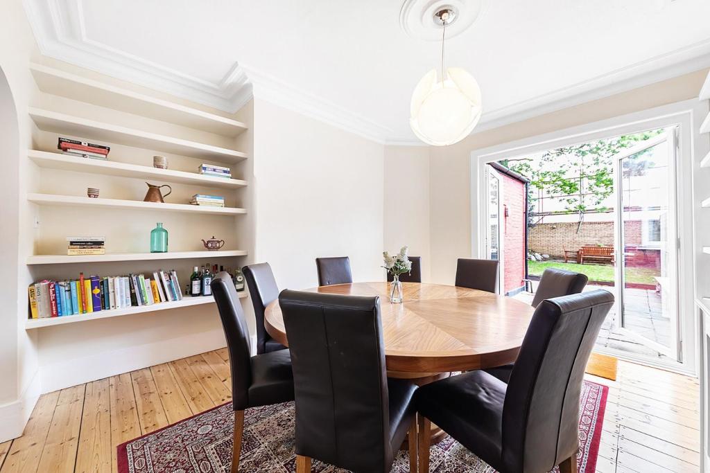 Dining Room.jpg