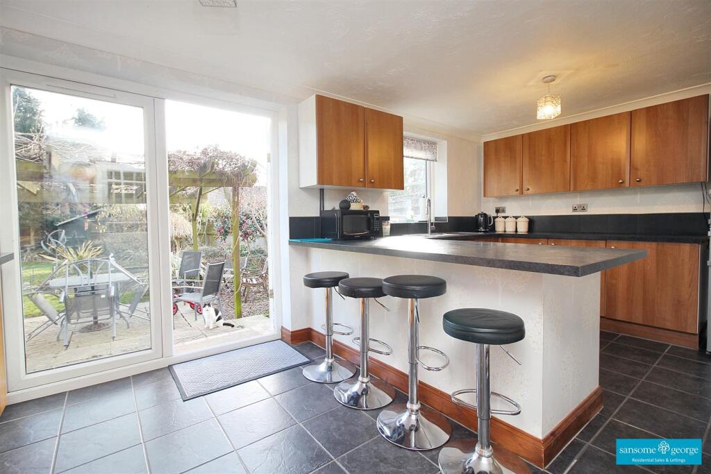 Kitchen/Breakfast Room