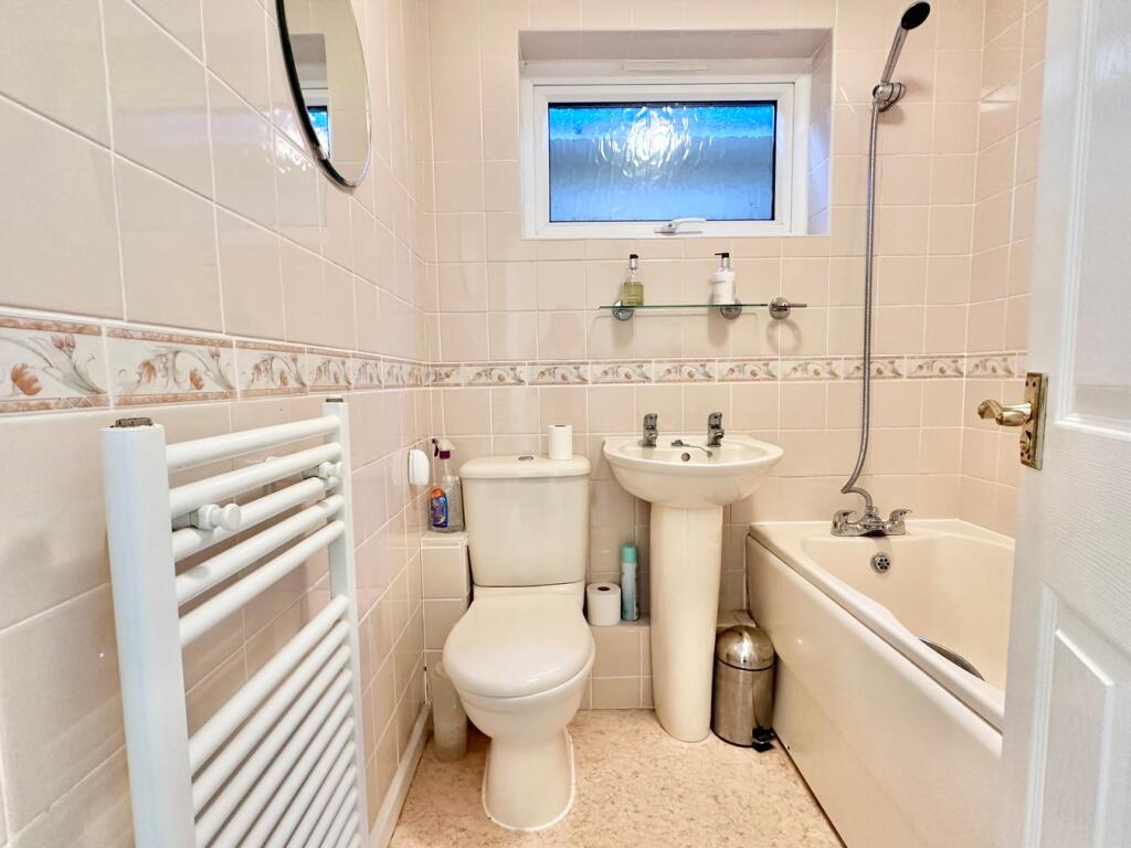 Annexe bathroom