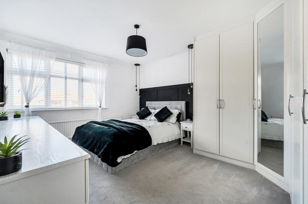 1383828-10-691f3e...