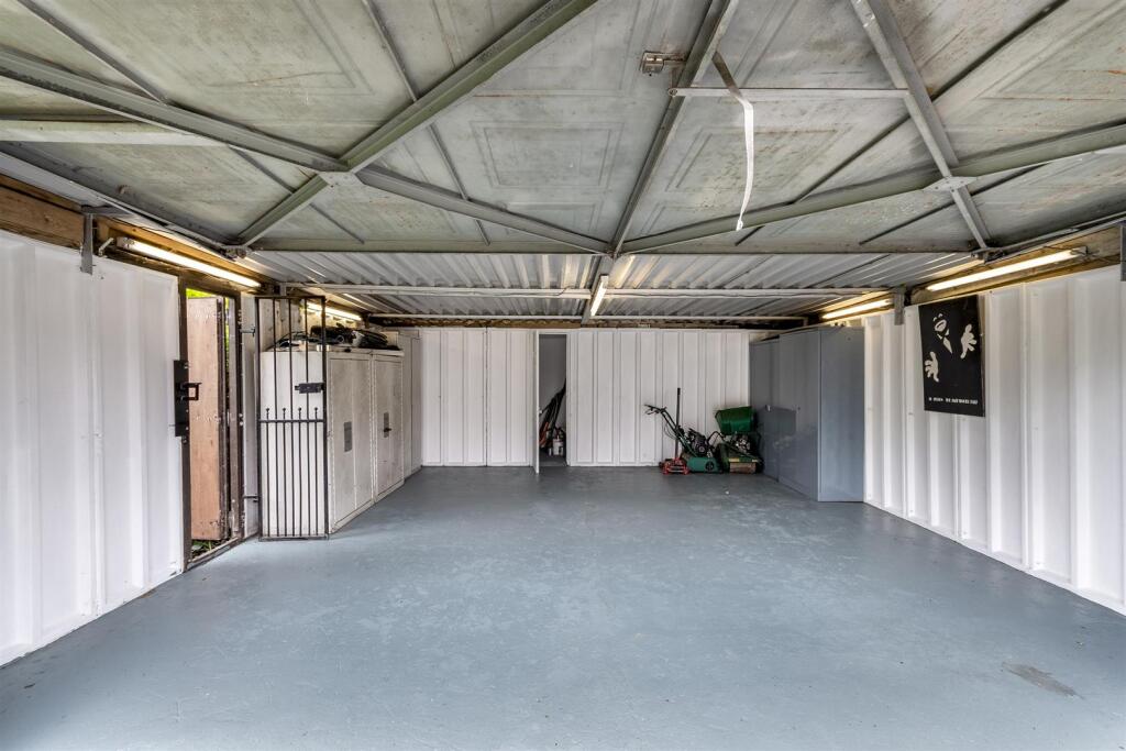 Workshop/Garage