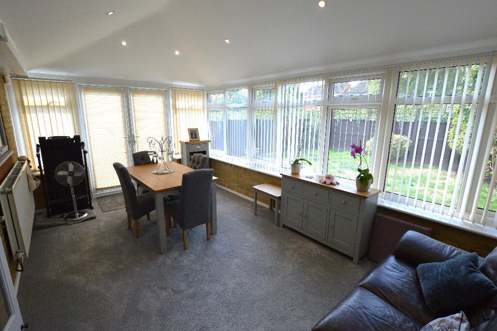 Conservatory/ Dining