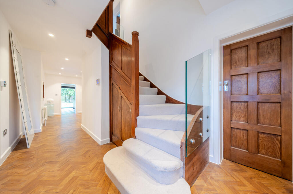 1360972-31-68e61a...