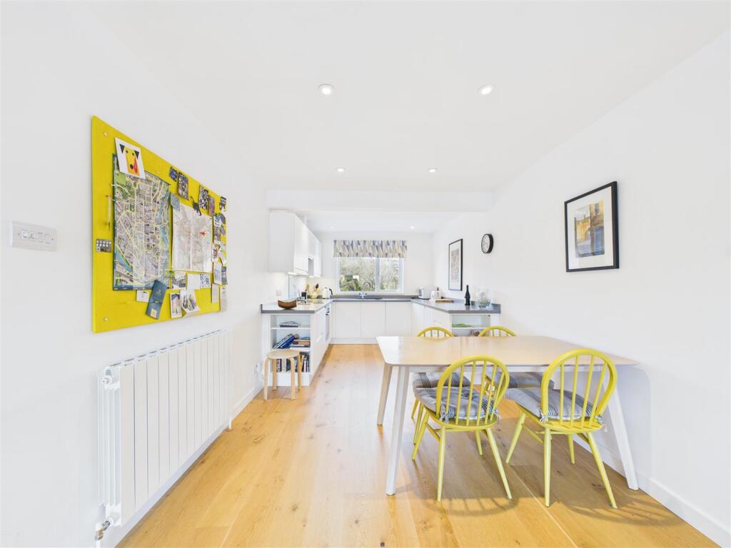 Open plan sitting/living area