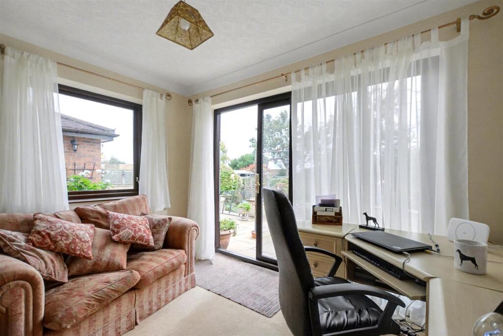 OFFICE/GARDEN ROOM