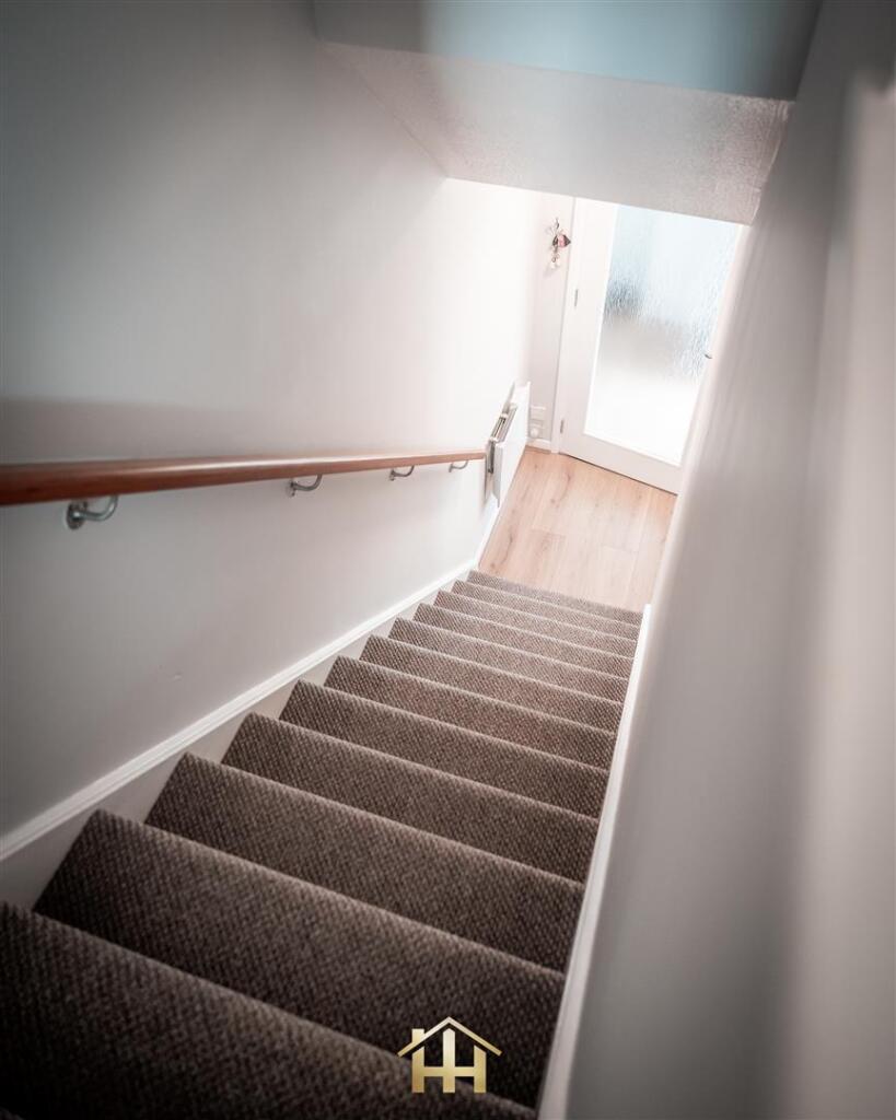 8 KINGENNIE CT 140325 EDIT (15 of 34).jpg