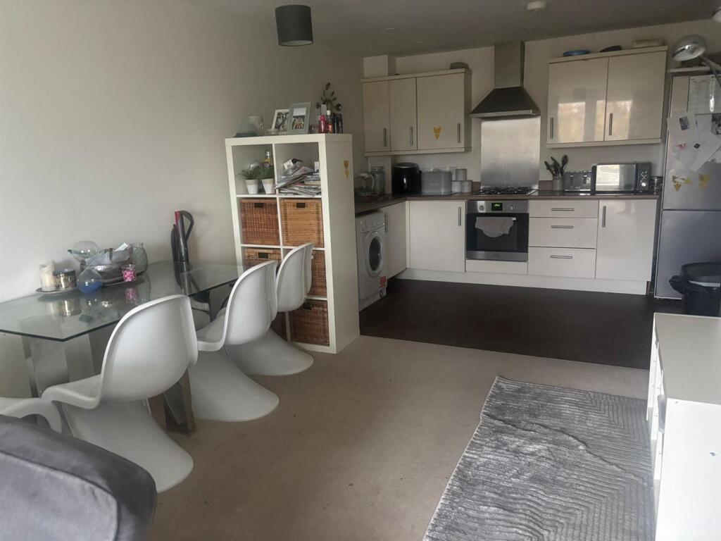 Kitchen Dinning Room.JPG