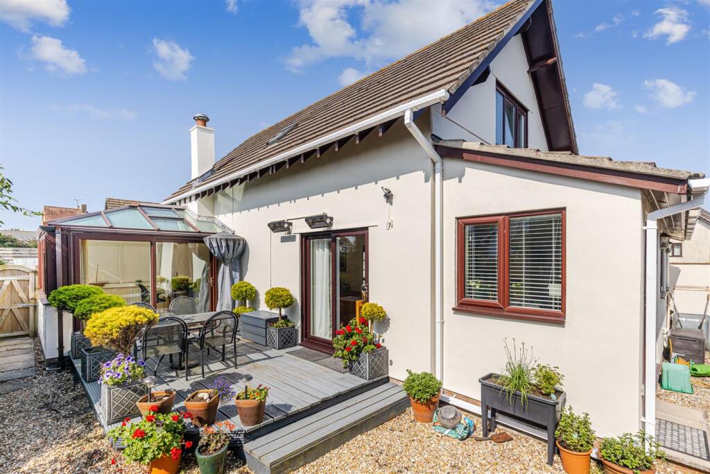 A03 - 14 Crestway, Strete - 250812.jpg