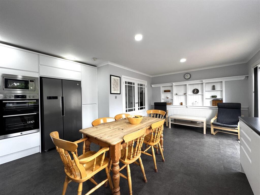 Dining/Kitchen