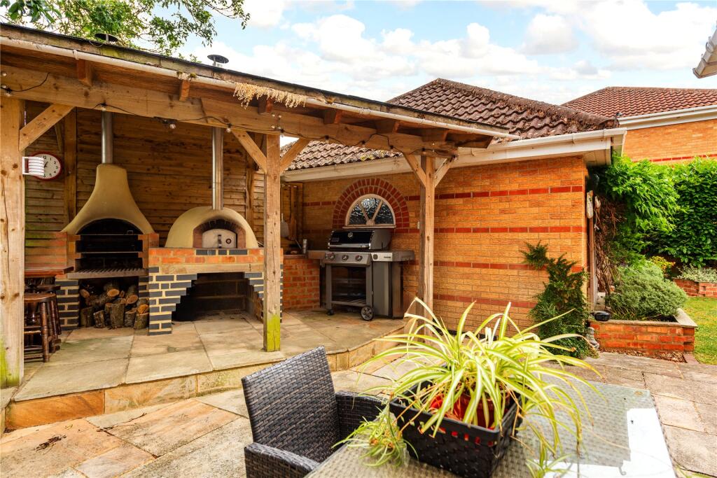 Outdoor Kitchen