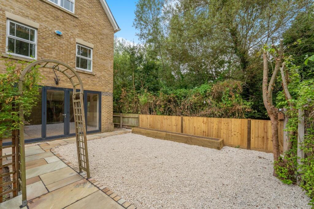 REAR ELEVATION AND PRIVATE GARDEN.jpg