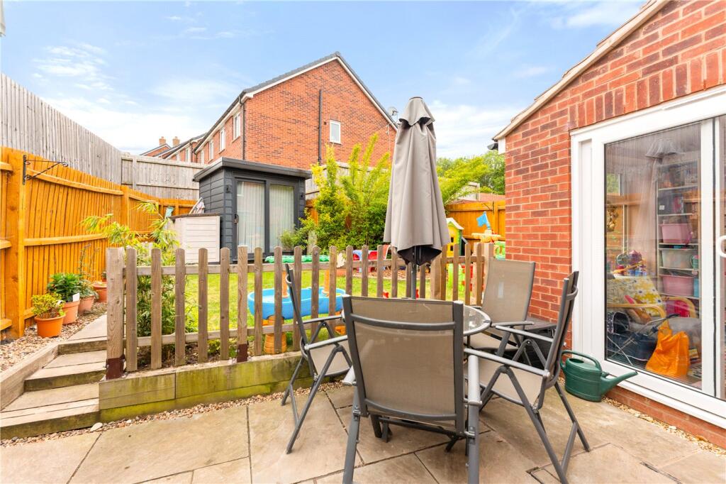 Terrace To Garden Ro