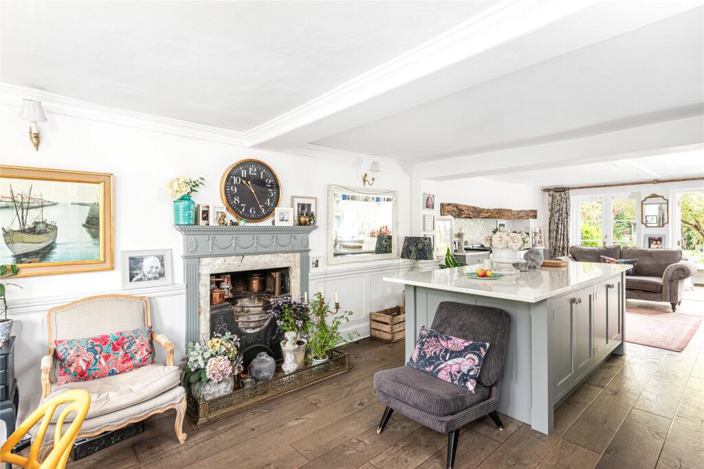 Kitchen/Dining Rm