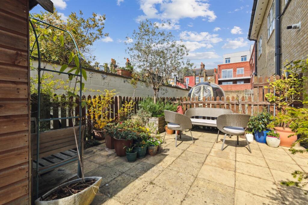 0304202512_WWTT_Flat 7, 2 Byton Road,_SW17 9HE_013