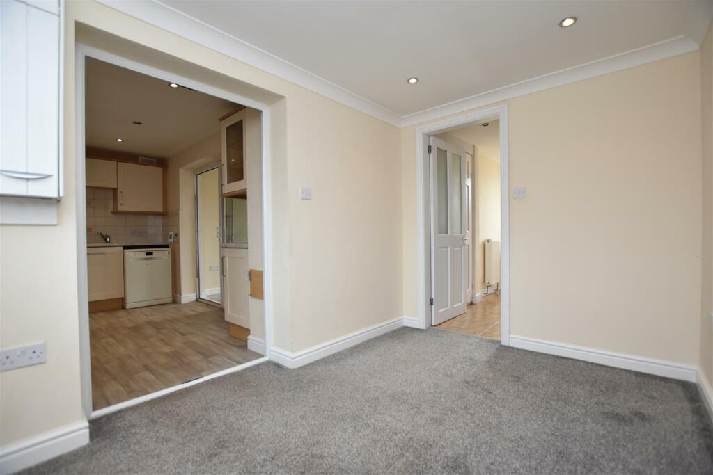 dining room.JPG