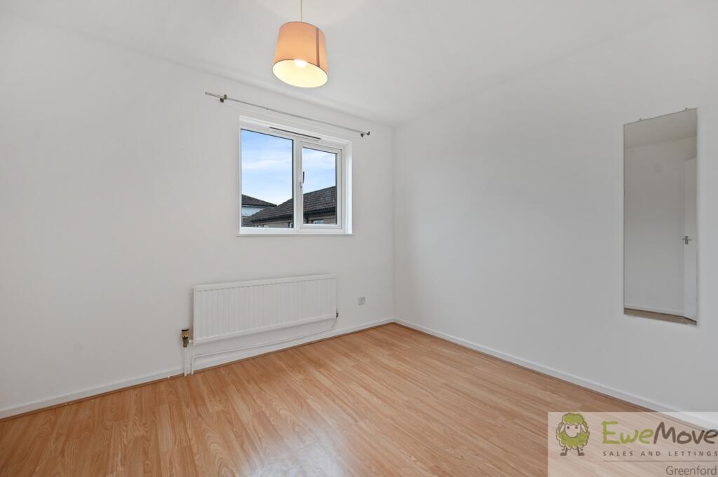 RCEWE- 29 high street- bedroom 3 (1)