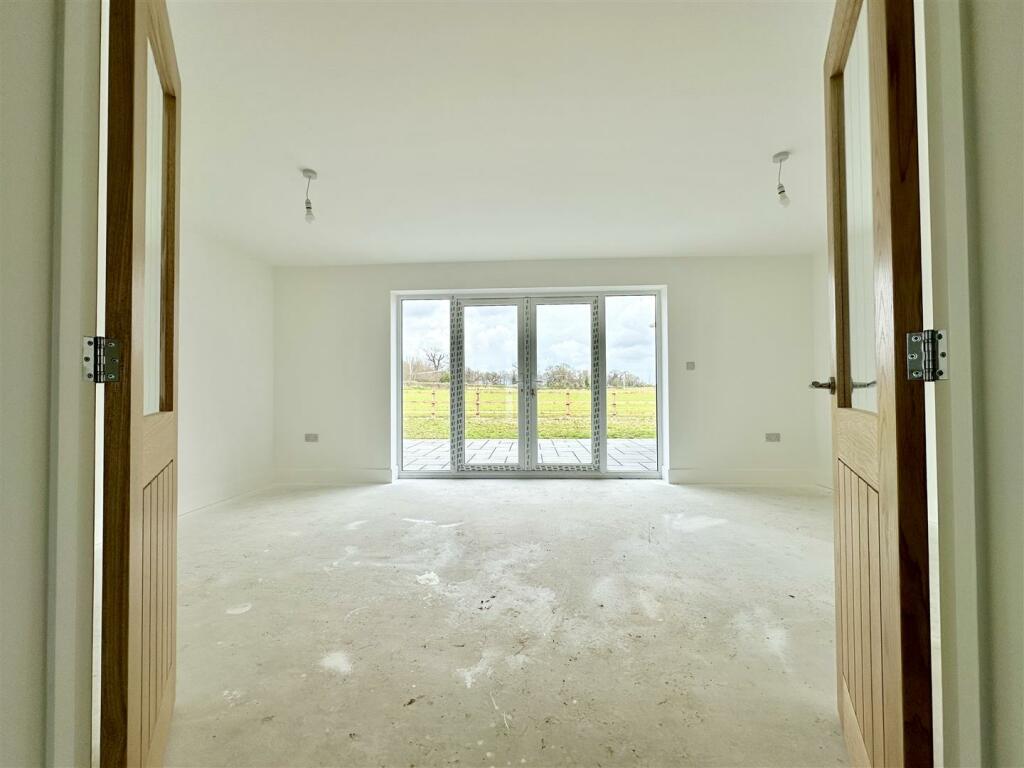 double doors into lounge.JPEG