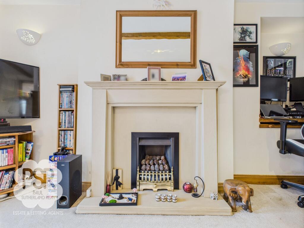 Lounge - Gas Fireplace