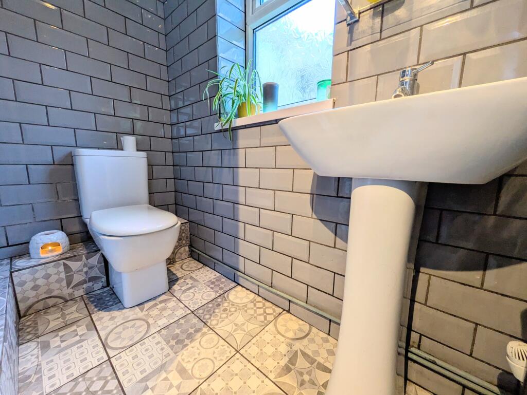 PXL_20250130_120759178.MP~2