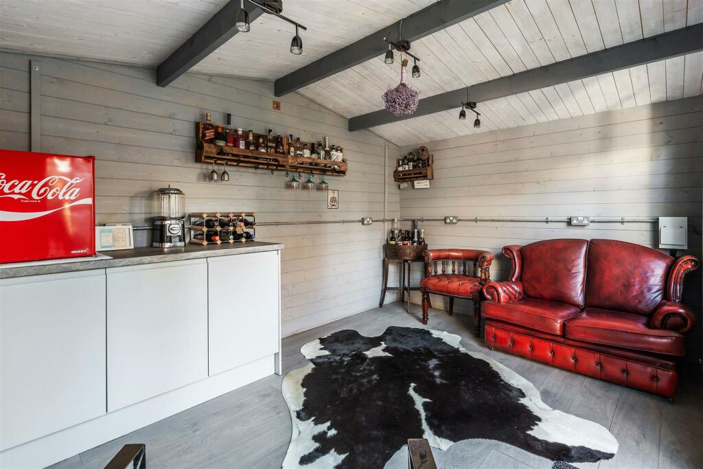 224A-Barnett-Wood-Lane-4.jpg