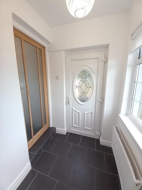 SIDE HALL 