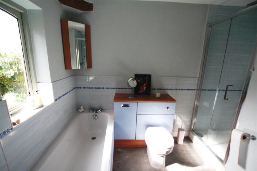 theoldcoachhouse,bathroom.JPG