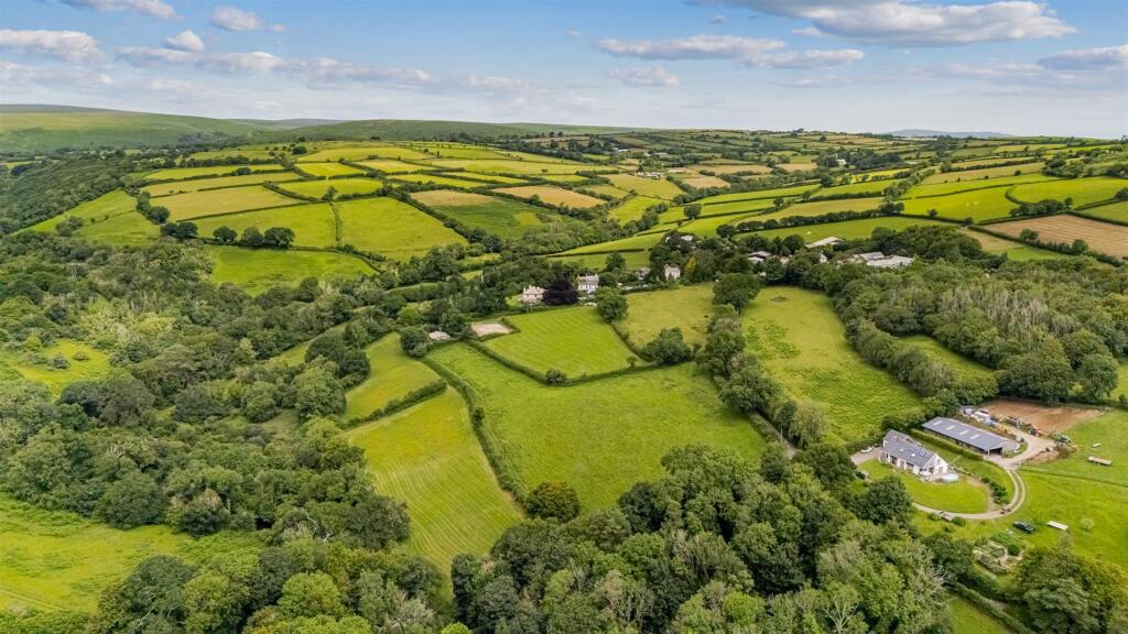 A14 - 2 Lutton Cottages South Brent - 250701.jpg