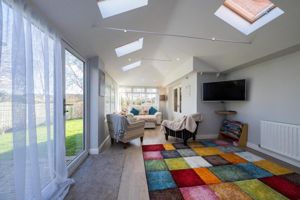 27 Hockenhull Crescent-028.jpg